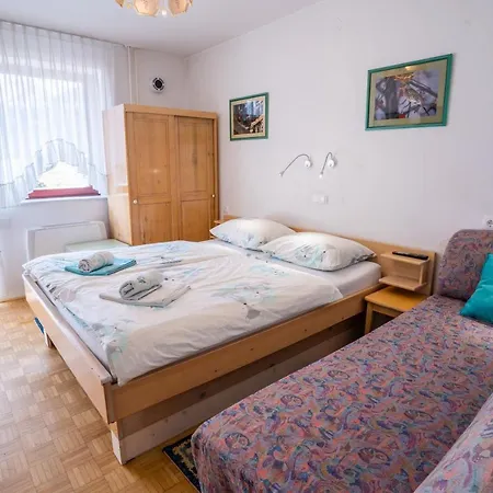 Apartment Mavrica *
