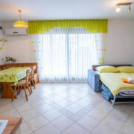 Mavrica Apartment *
